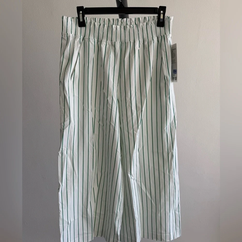 lululemon athletica Wide-Leg Crop 25” Pants M White Green NWT LW5HT9S